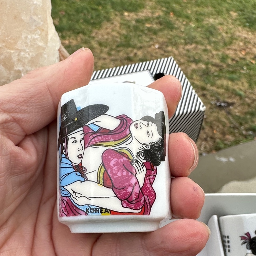Japanese Sake Shot Glass Set. Vintage. Kama Sutra Geisha Girl Designed - Picture 5 of 8